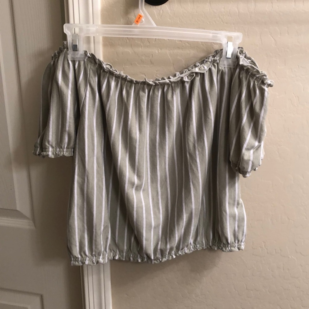 American eagle Off the shoulder crop top